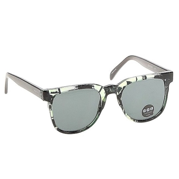 KOMONO Riviera Palms Sunglasses 🕶 (NEW) green - Picture 1 of 12